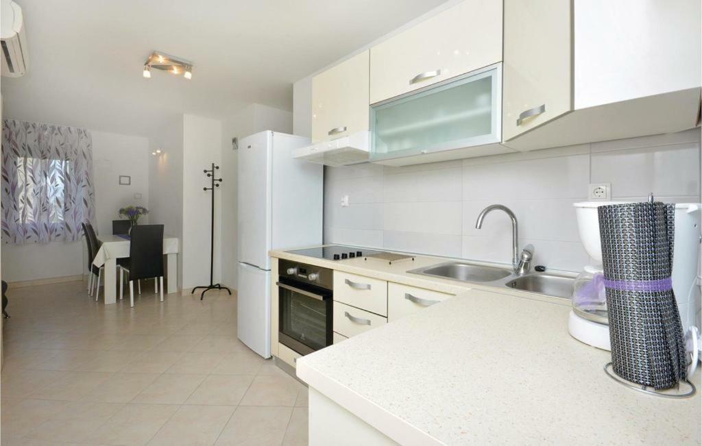 Ani Apartments Каштела Экстерьер фото